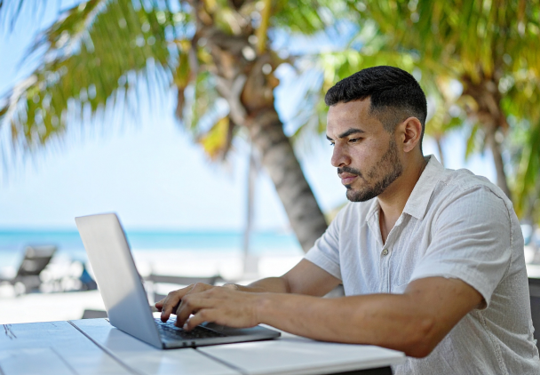 Nyári hatékonyság a Billingóval: Pihenj, de ne hagyd cserben üzleted!